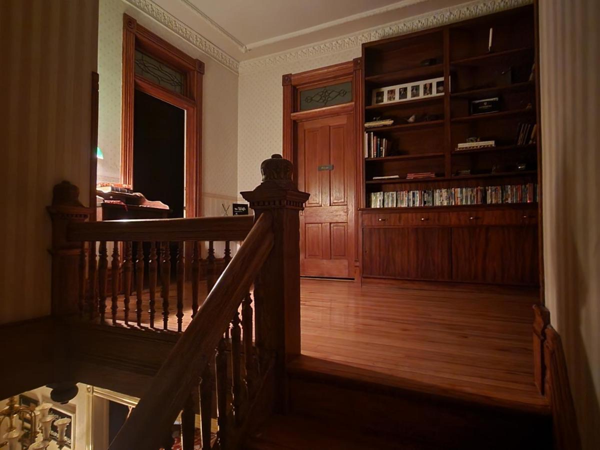 Downen House Bed & Breakfast Пуебло Екстериор снимка
