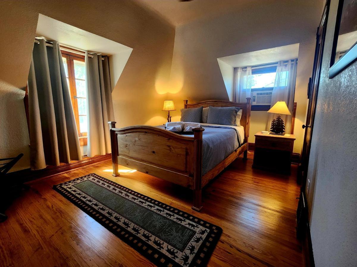 Downen House Bed & Breakfast Пуебло Екстериор снимка