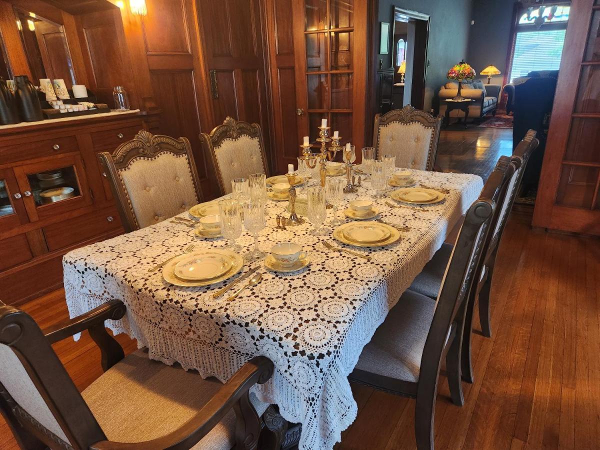 Downen House Bed & Breakfast Пуебло Екстериор снимка