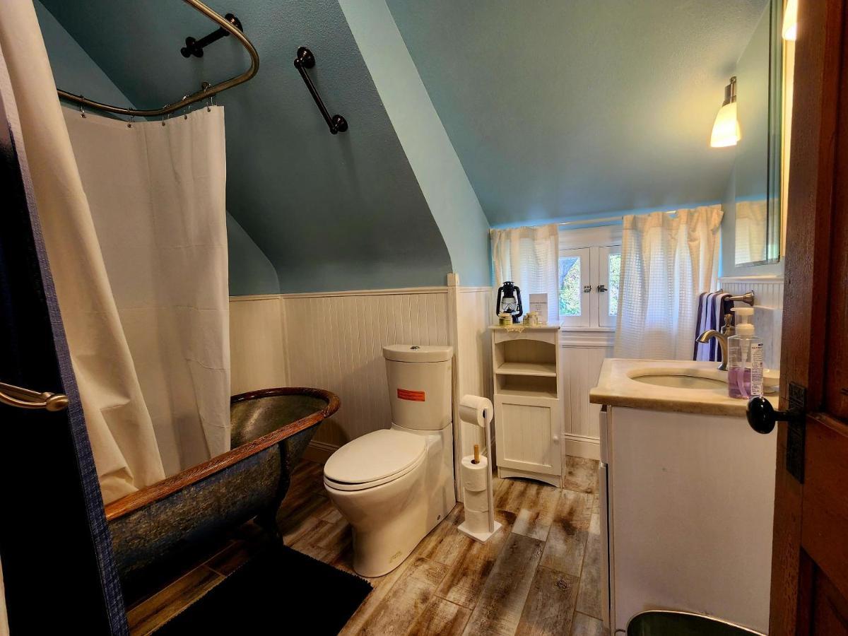 Downen House Bed & Breakfast Пуебло Екстериор снимка