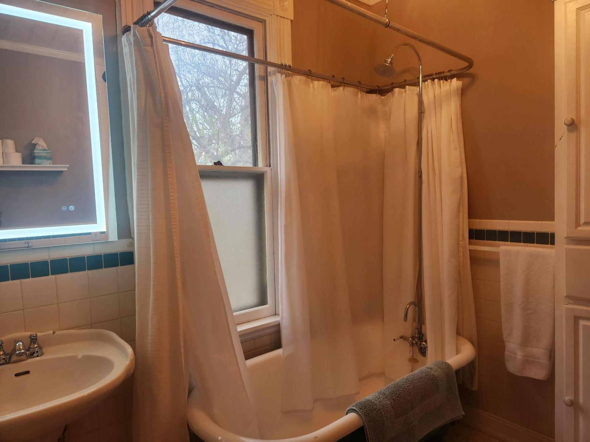 Downen House Bed & Breakfast Пуебло Стая снимка