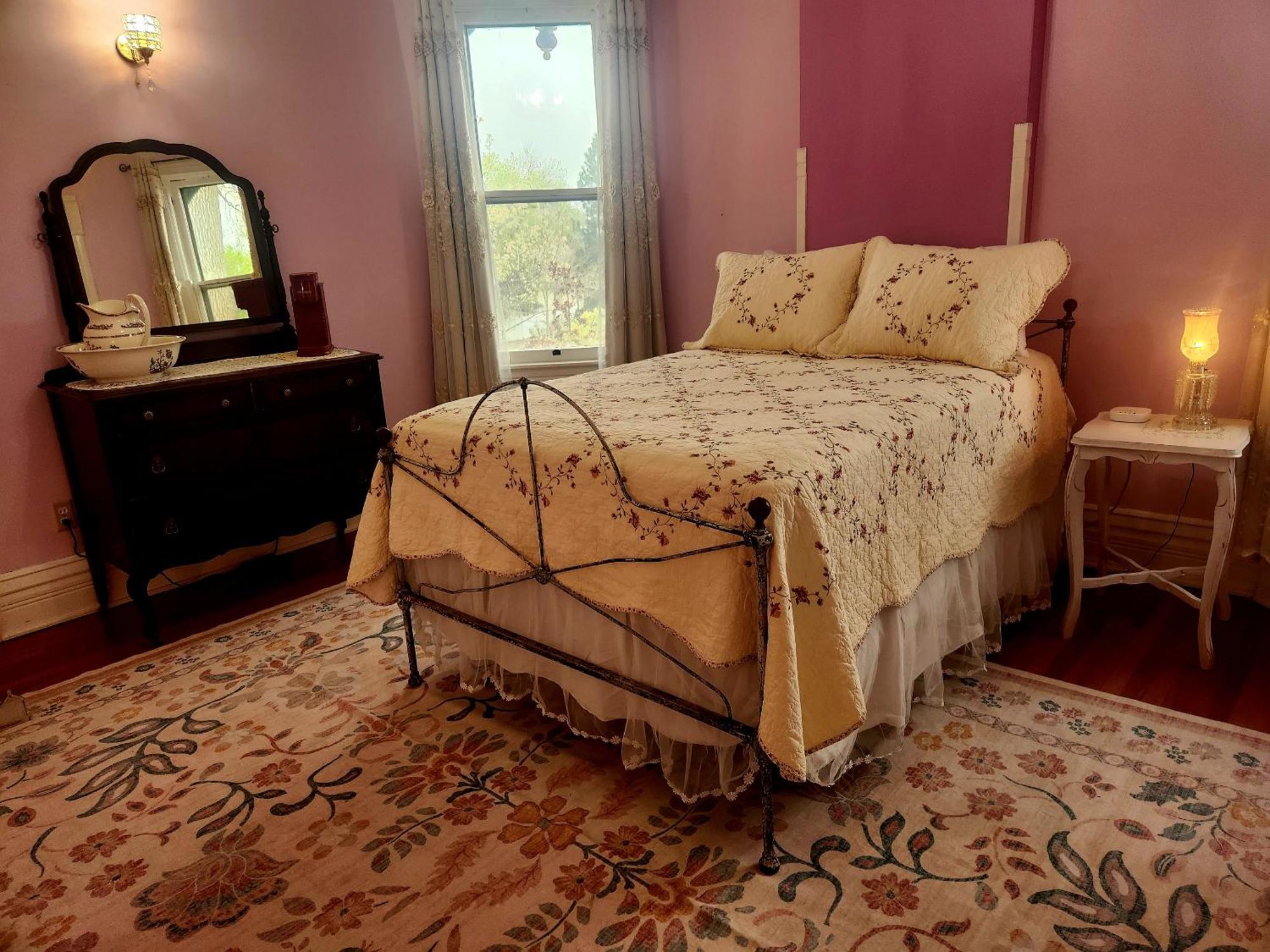 Downen House Bed & Breakfast Пуебло Екстериор снимка